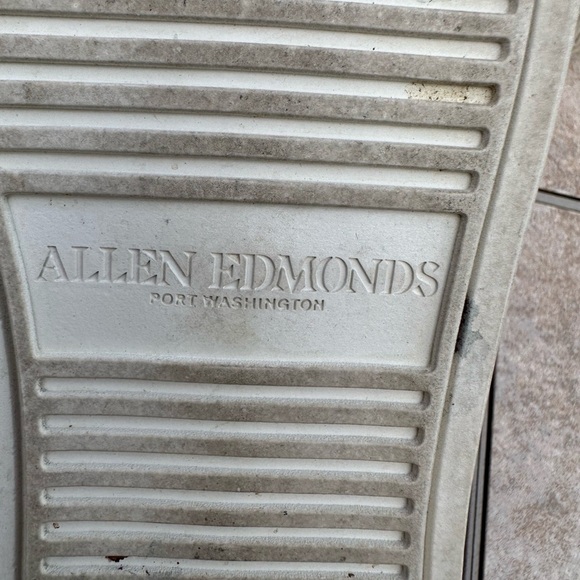 Allen Edmonds Men's Courtside Oxford - Picture 11 of 15